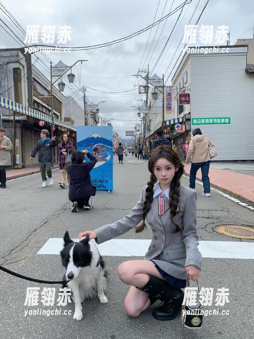 17吃瓜官网：地址之谜，解锁吃瓜新姿势！