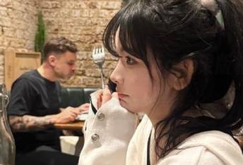 当52瓣瓜与51cg苹果版相遇，今天的瓜可真香！