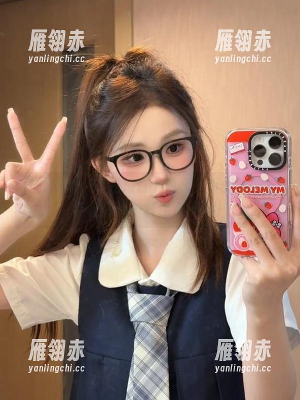 51吃瓜fun视频：小姐姐的舞姿和爆料一样出奇不意！