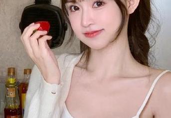 今天心情不错，来51朝阳群众分享点吃瓜八卦，果然又来了！