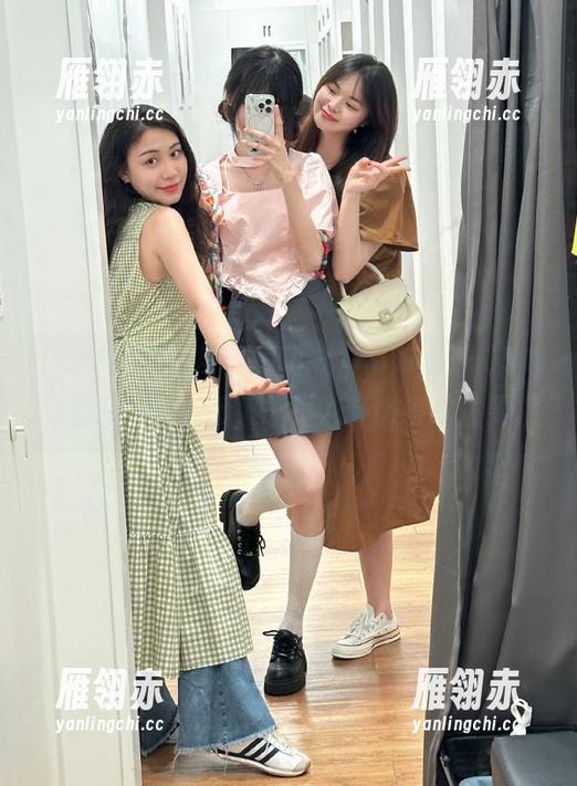 与其写功课，不如点开“51黑料网”的链接，毕竟八卦比考试重要。