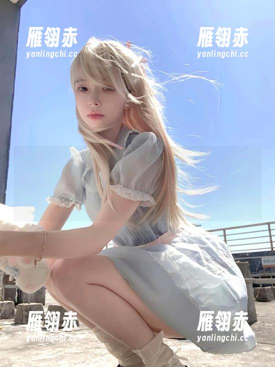 快来讨论，下载tttzzz.su的黑料入口，简直像是在开一场荒唐的闹剧！