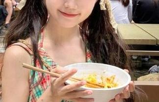 暮色渐浓，“heiliao不打烊”如灯塔，陪你永不迷路