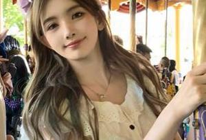传送门开启，跟随“免费吃瓜网”的脚步，今天八卦界的小宇宙又要爆发了！