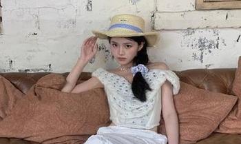 亚洲国产幸福，从“冲哥黑料”开始，快转发这个网址，享受网红们的小尴尬！