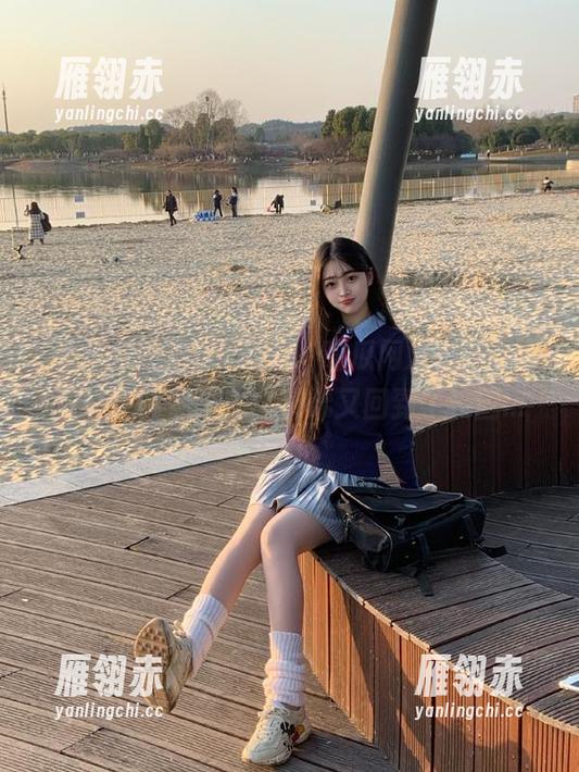 应用小清新，吃瓜网发布的新界面让人有点心动，仿佛又回到了校园...