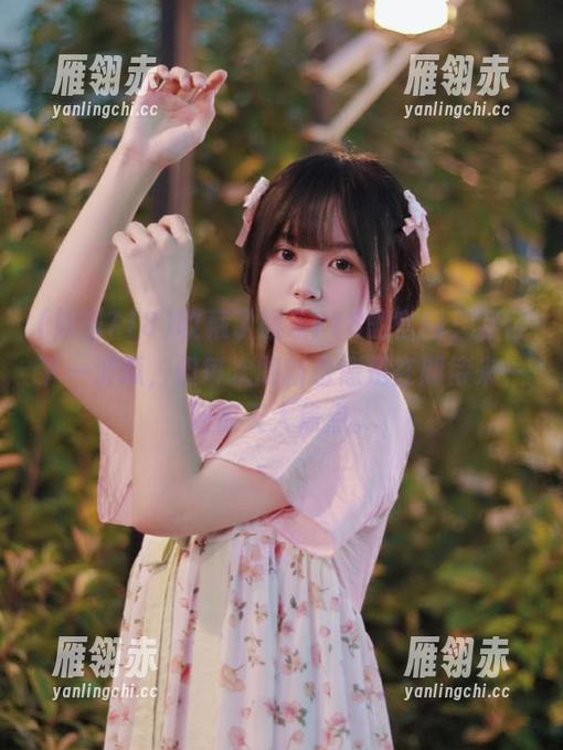 收藏了娱乐718的官网，期待下一波瓜，但每次刷新也像是在期待来一场惊天大焦点。