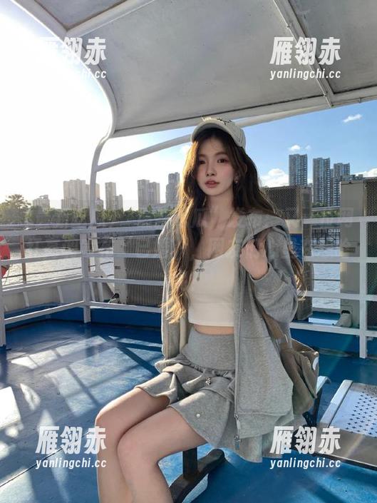“最新吃瓜”发布：又一位网红高调宣布‘已婚’，网友们心里在想啥呢？