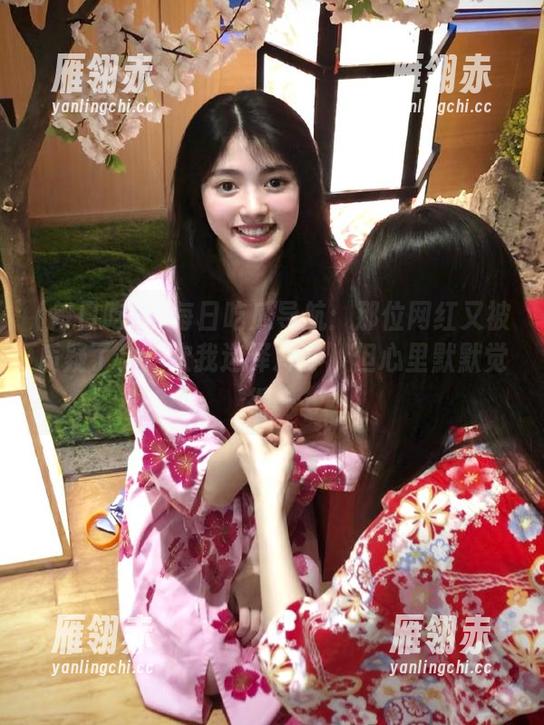 每日吃瓜导航：那位网红又被质疑了，这次我选择冷静，但心里默默觉得…