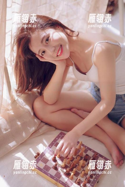 黑料不打烊 门口的吃瓜青年:美女争相在黑料不打烊网站上上演“好戏”!