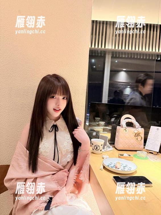 黑料不打烊 “黑料不打烊so”的网址简直太有魔力了,入口一打开,信息让你眼花缭乱。