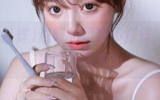 说好的黑料不打烊，这app咋突然换风格了？