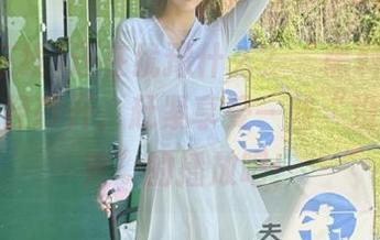 还在犹豫什么？“黑料在线”入口已经敞开，赶紧享受一些“没经过审查”的播放吧！